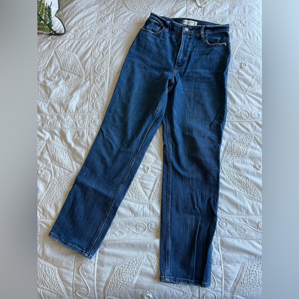 Size 6R/28 Abercrombie Curve Love The ‘90s Straight Ultra High Rise Jeans